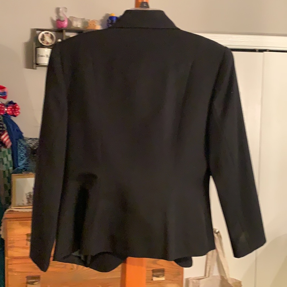 Blazer - Picture 3 of 4